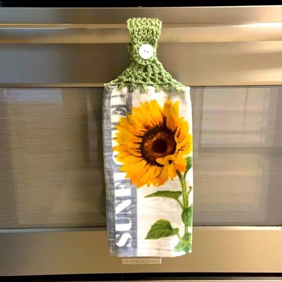 Hand Crafted Crochet Top Sunflower Hanging Kitchen Dish or Bathroom Hand Towels - Picture 3 of 5